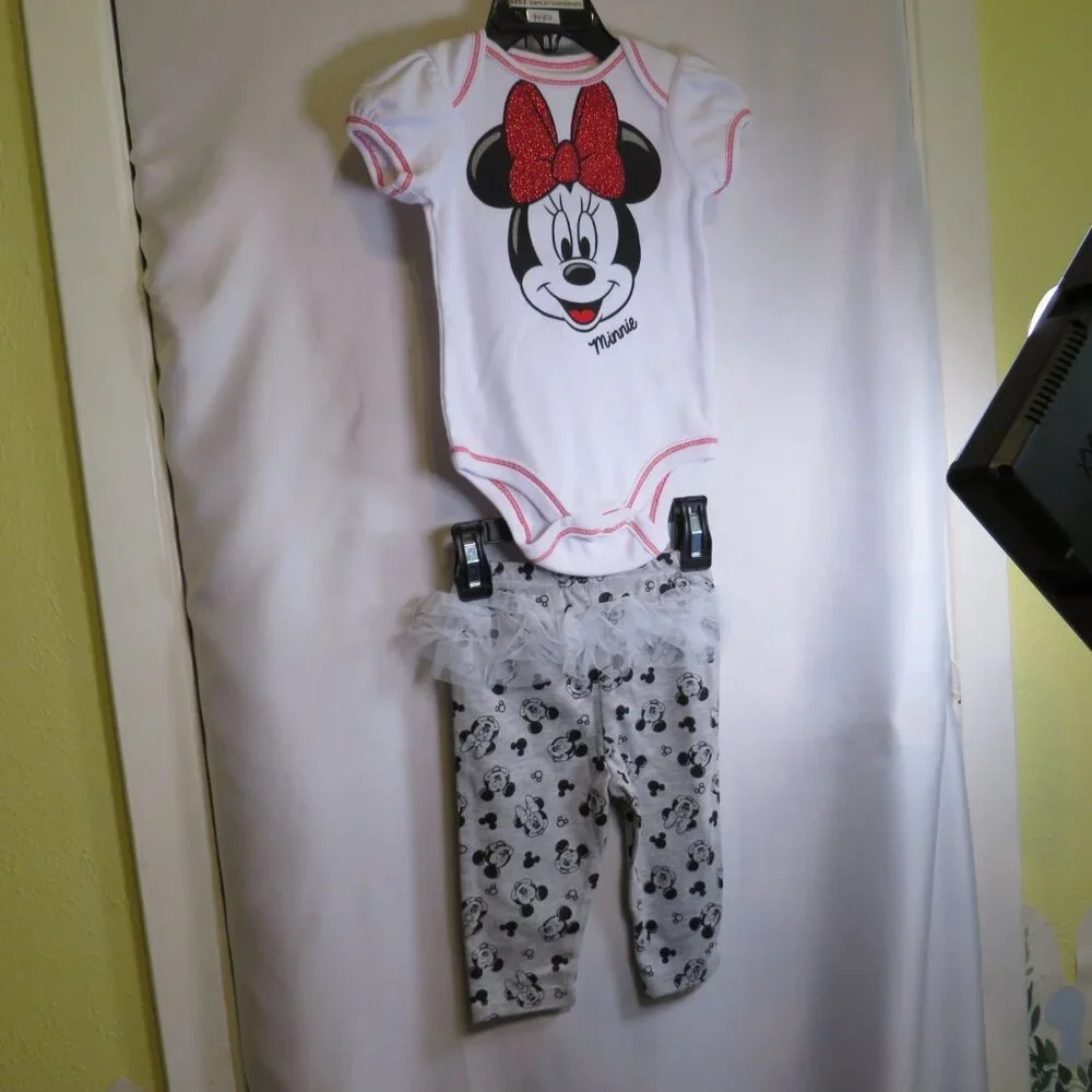 Baby Minnie Mouse Disney 2pc bodysuit & leggings 3-6mts glittered, tulle accent